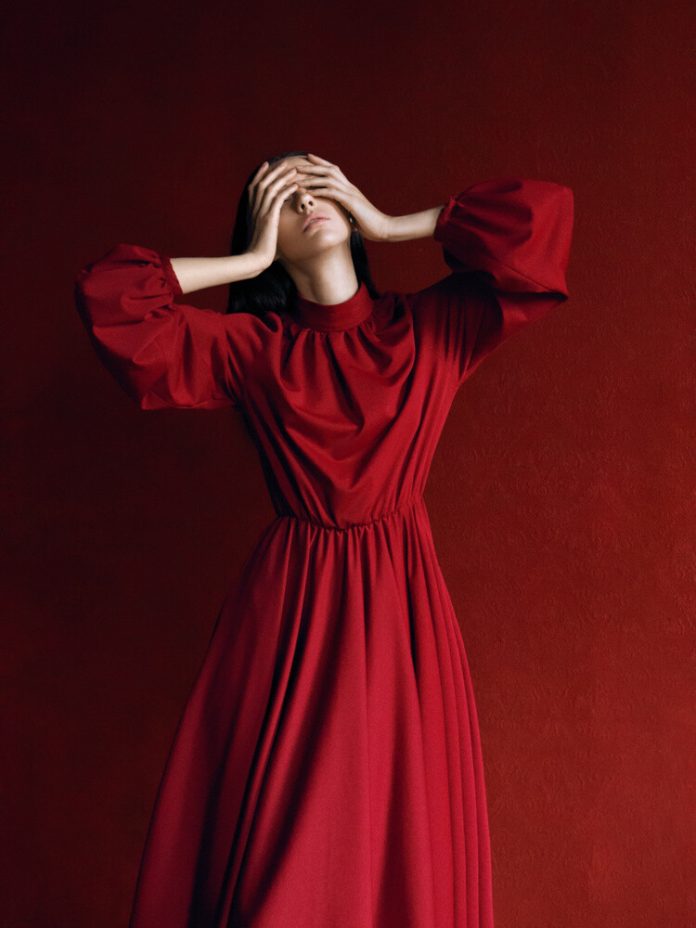 Красный цвет на фотографиях Artmajeur