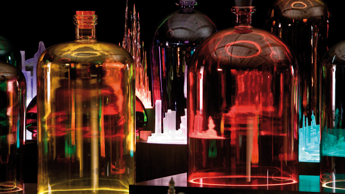 Коллекция Пино, перформансы и скульптуры Майка Келли на Торговой бирже в Париже — FIRSTonline