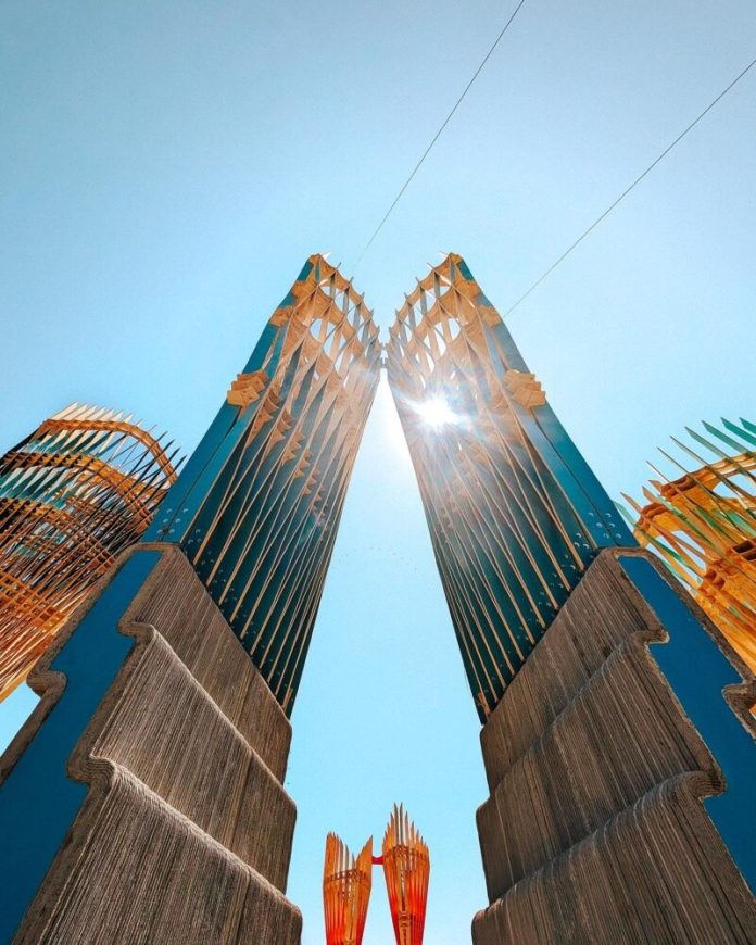 На фестивале Coachella архитектурные инсталляции затмевают лучших музыкальных исполнителей