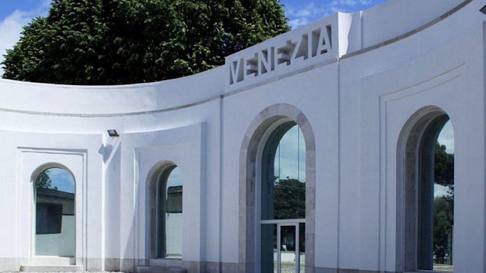 Биеннале: «Иностранцы повсюду», особенно между двумя войнами и с прицелом на сектор Газа и Украину — FIRSTonline