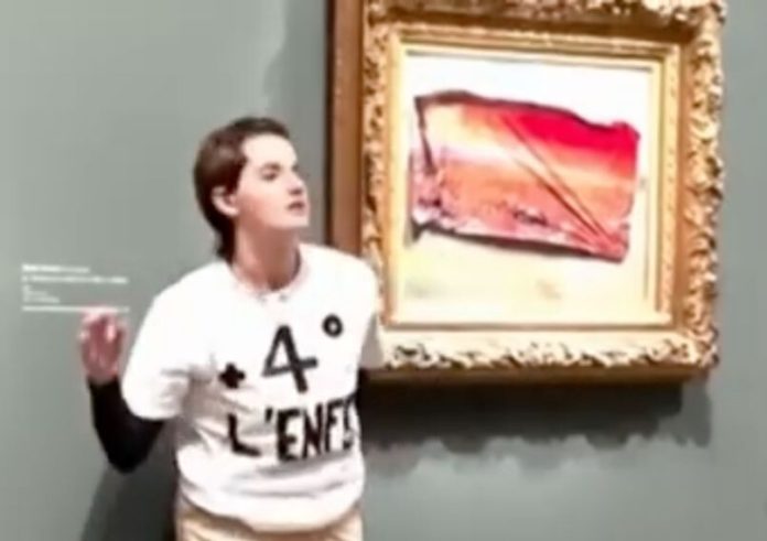 Министр культуры Франции выступает за ужесточение законов против арт-активизма