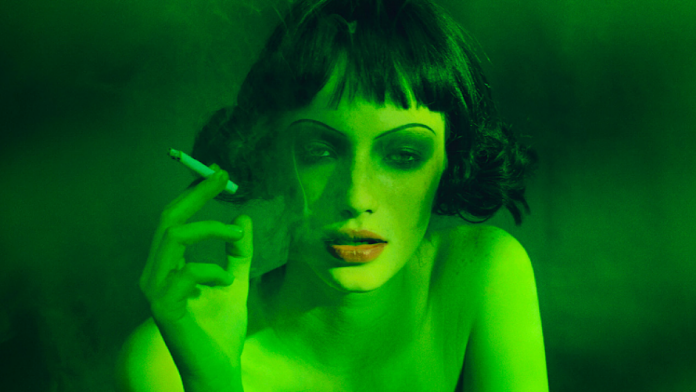 Выставка Beyond Fashion в галерее Саатчи в Лондоне рассказывает о поп-арте фотографии — FIRSTonline