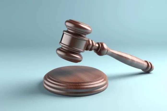 «Зимнее яйцо» Фаберже продали на аукционе за рекордные $25,7 млн